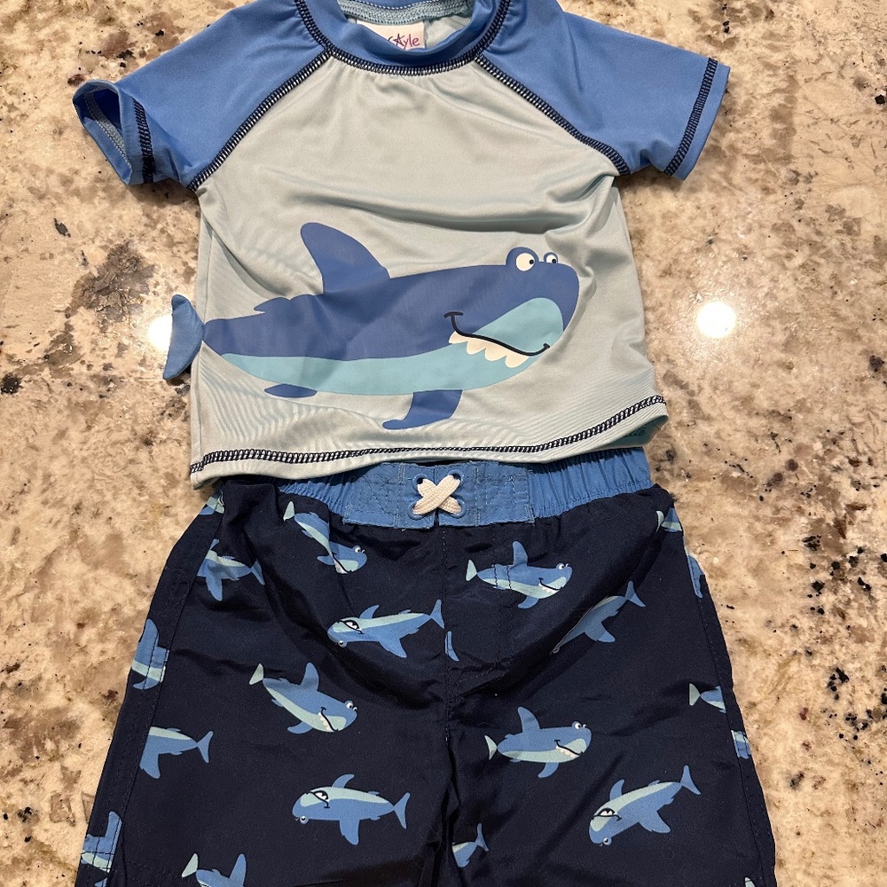 *GENTLY WORN* Freestyle Revolution Swimwear 12-Mo Boys 2-Piece Swim Set